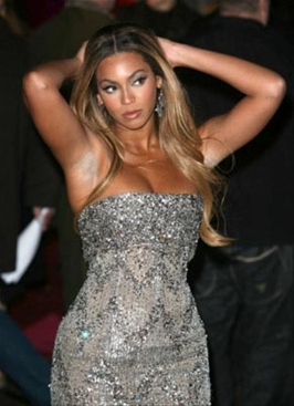 Beyonce posando