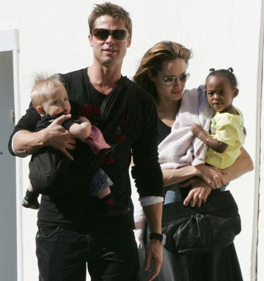 Brad Pitt y Angelina con Zahara y Shiloh