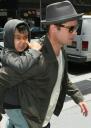 Brad Pitt y su hijo Maddox 3