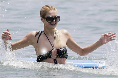 Paris Hilton en topless 2 censurado
