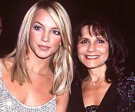 Mamá de Britney escribirá libro de paternidad