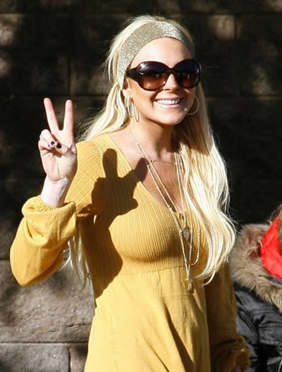 Lindsay Lohan terminó rehabilitación 3