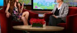 Lindsay Lohan ultra delgada en el Show de Ellen