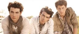 La nueva portada de los Jonas Brothers