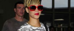 Añadan rubio al nuevo look de Rihanna!