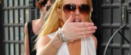 Lindsay Lohan sin brassier y con nuevos labios
