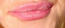 De quién son estos súper labios inyectados???