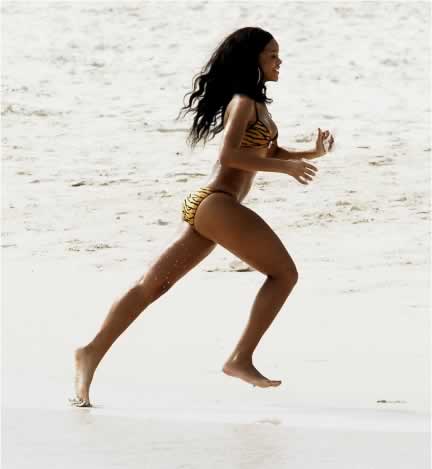 Rihanna en bikini 4